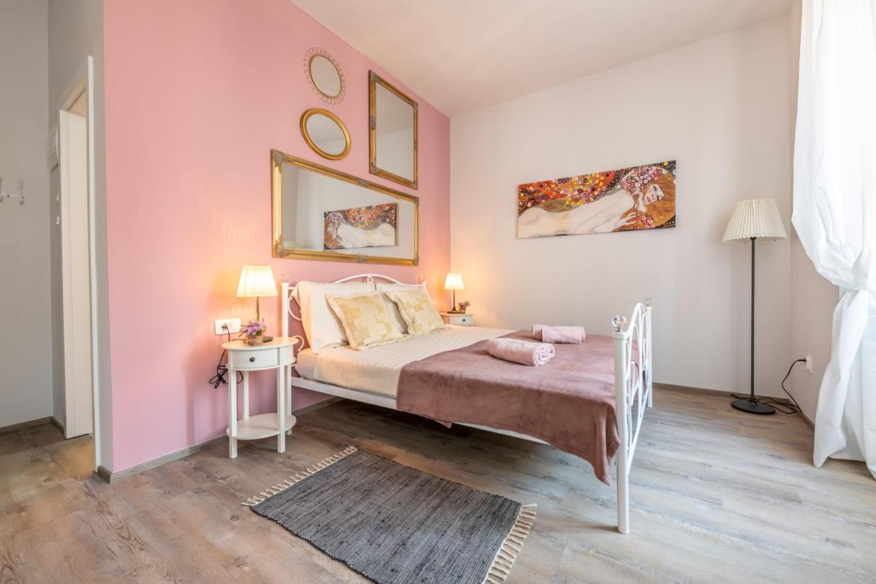 Old City Romantic Studios 4 With Free Private Parking Pula Exteriör bild