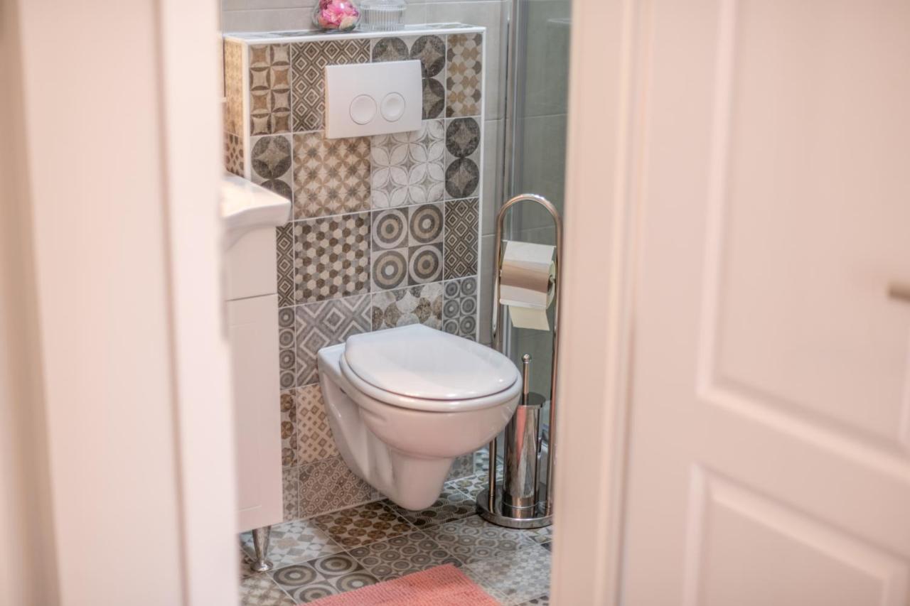 Old City Romantic Studios 4 With Free Private Parking Pula Exteriör bild